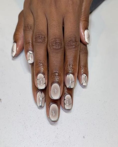 Miata Nails | DMV Nail Tech 🧚‍♂️ on Instagram: "aura x biab x chrome 👽🖇️

-

- 
#biab #overlay #photooftheday #tortoise #naturnails #gothgirl #gothbabe #cleangirlaesthetic #musthave #nailfreestyle #fallnails #cleannails #tortoisenails #overlaynails #biabnailart #fall #prettynails #fallnailinspo" Biab Overlay, Fall Aura, Autumn Aura, Overlay Nails, Aura Nails, Fall Nail Ideas, Latest Nail Designs, Simple Fall Nails, Fall Manicure