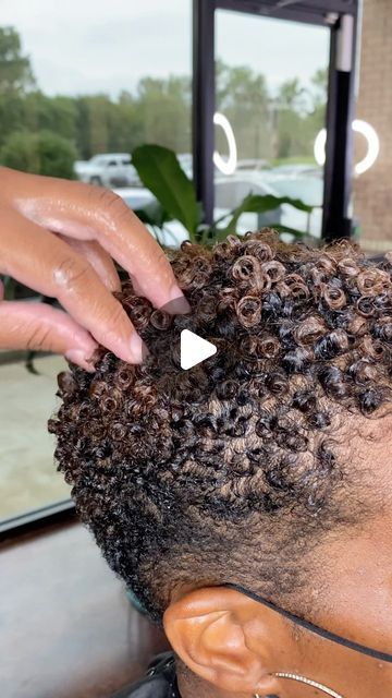 Short Hair Curl, Tapered Twa Hairstyles, Short Twa Hairstyles, Short Black Natural Hairstyles, Natural Hair Haircuts, Natural Hair Twa, Short Natural Haircuts, Short Natural Curly Hair, New Natural Hairstyles