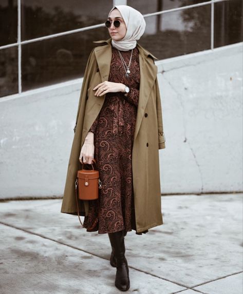 Hijabi Fashion Winter, Hijabi Winter, Hijabi Winter Outfits, Online Shopping Clothes Women, Stylish Street Style, Stylish Winter Outfits, Hijabi Fashion Casual, Winter Dress Outfits, Casual Hijab Outfit