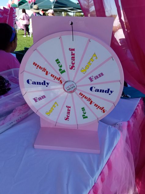 Prize Booth Ideas, Market Day Games, Prize Wheel Diy, Diy Prize Wheel, Diy Wheel Of Fortune, Market Day Ideas For School, Stall Decoration Ideas Fair, Booth Activities, Bazar Ideas