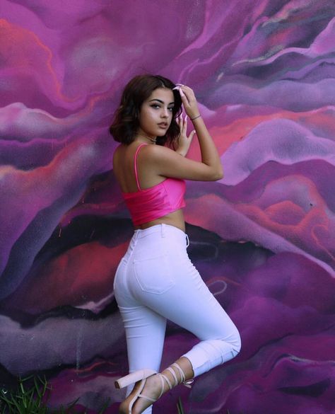 3,560 Likes, 26 Comments - Malu~مالو (@maluterevejo) on Instagram: “Sexy lady🦋” Malu Trevejo Outfits, Malu Trevejo, Two Piece Pant Set, Capri Pants, Dancer, Photo And Video, Instagram Photos, Instagram Photo, Pants