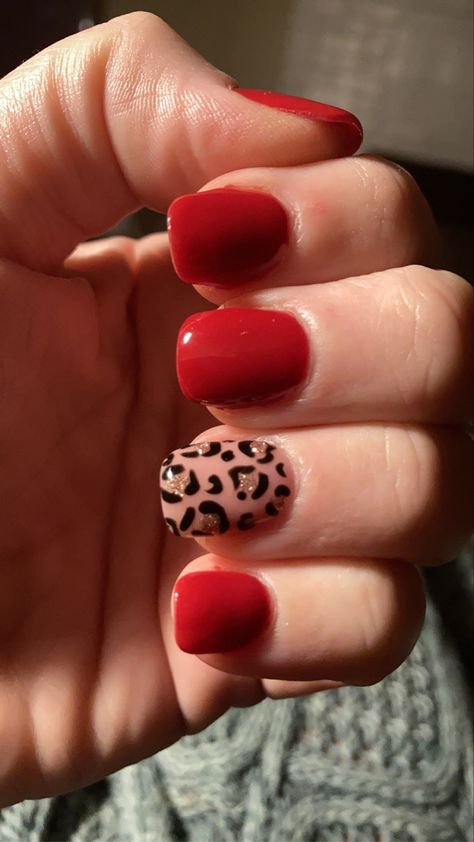 Sparkle Cheetah Nails, Animal Print Red Nails, November Nails Red, Red Nails With Animal Print, Red And Animal Print Nails, Red Nails With Cheetah Print, Red Nails With Leopard Print, Red Nail Designs Simple, Red Nails With Leopard