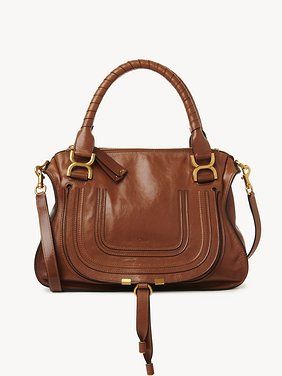 Chloe Handbag Outfit, Chloe Marcie Bag, Chloe Handbag, Dream Bags, Chloe Handbags, Handbag Outfit, Bag Collection, Chloe Marcie, Hand Wrap