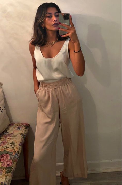 Beige Satin Pants Outfit, Cream Silk Pants Outfit, Silk Pants Outfit, Satin Pants Outfit, White Silk Top, Beige Pants, Satin Pants, Cream Silk, Silk Pants