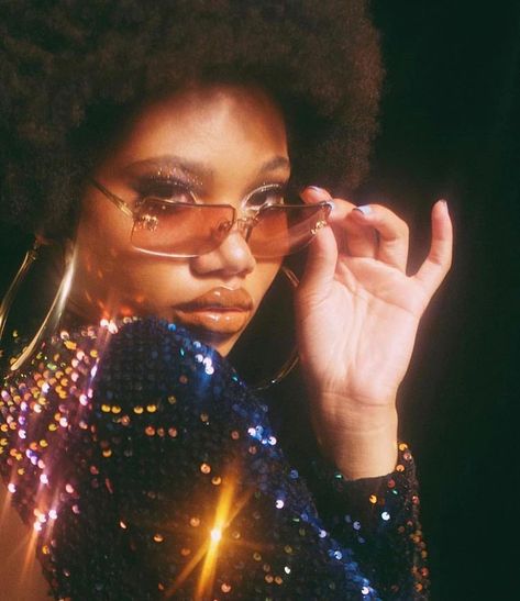 ashion, style, look, outfit, summer, summer outfit, clothing, hair, nails, accessories, outfit inspiration, outfit inspo, outfit for editorial, editorial, editorial photography, fashion photography Look Disco, 70s Aesthetic, 사진 촬영 포즈, 70s Disco, Disco Party, Mode Vintage, Photography Inspo, Juno, 70s Fashion