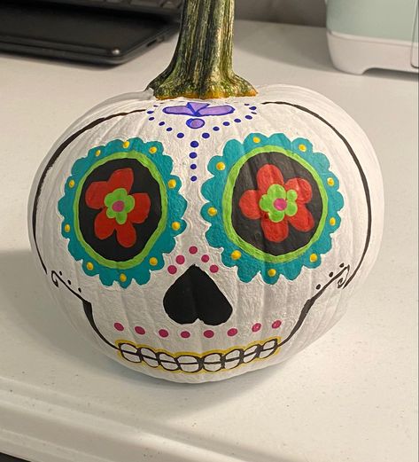 Sugar Skull Painted Pumpkin, Day Of The Dead Painted Pumpkins, Mexican Pumpkin Painting, Dia De Los Muertos Pumpkin Ideas, Day Of The Dead Pumpkin Painted, Sugar Skull Pumpkin Painting, Sugar Skull Pumpkin, Sugar Skull Painting, Candy Skulls