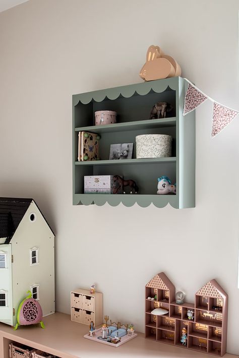 Ikea Pahl hack. Pahl Ikea, Kids Desk Ideas, Nursery Eclectic, Ikea Mydal, Expedit Hack, Trofast Storage, Ikea Hack Kids, Ikea Ivar Cabinet, Wooden Drawer Pulls