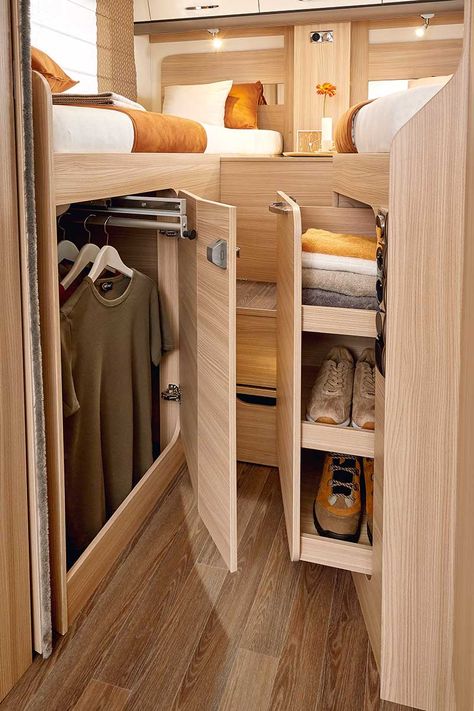 Rv Interior Remodel, Tiny House Camper, Bus Living, Kombi Home, Van Conversion Interior, Rv Homes, Woodworking Basics, Amazing Woodworking, Campervan Life