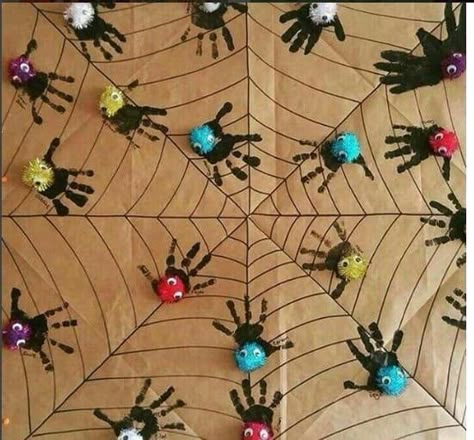 Kids Handicraft, Caterpillar Craft, Bricolage Halloween, Spider Crafts, October Crafts, Art Projects For Kids, Halloween Preschool, Daycare Crafts, Toddler Art