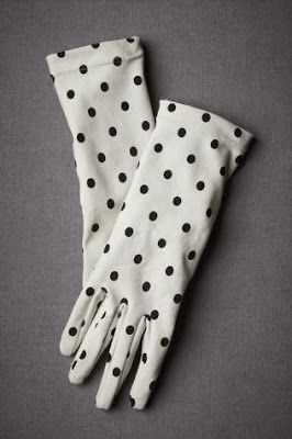 Polka Dot Gloves, Bracelet Crochet, Fashion Gloves, Anthropologie Wedding, Vintage Gloves, White Gloves, Look Vintage, Mode Vintage, Black Polka Dot