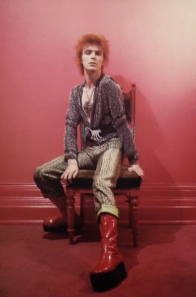 Only the Lonely: David Bowie - Space Oddity (1969/2009) David Bowie, A Man, Boots, Wall, Red, Pink