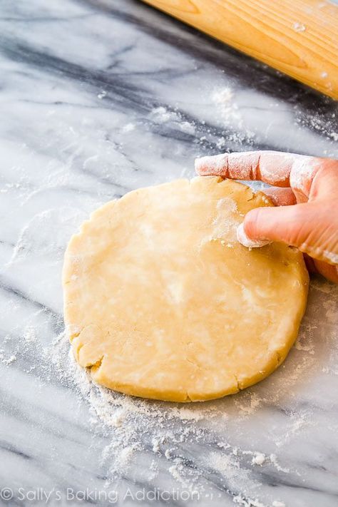 Homemade Buttery Flaky Pie Crust | Sally's Baking Addiction Pot Pie Crust, Pie Crust Recipe Video, Buttery Flaky Pie Crust, Salted Caramel Apple Pie, Sallys Baking, Homemade Pie Crust Recipe, Baked Pie Crust, Sally's Baking, Baking Basics