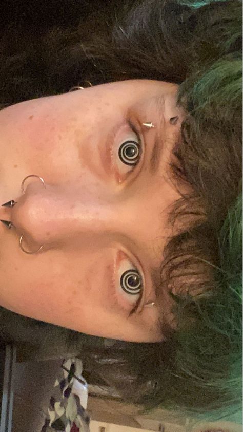 Weird Septum Piercing, Spiral Contacts, Eyebrow Piercing Spike, Spike Septum Piercing, Spiral Septum, Eyebrow Piercings, Piercings Nose, Nose Piercings, Eyebrow Piercing