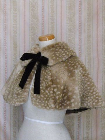 I will sew this... Vintage Cape Outfit, Fawn Print Clothes, Capelet Outfit, Fur Capelet, Fawn Print, Cape Outfit, Fur Cape, Deer Print, Coat Outfits