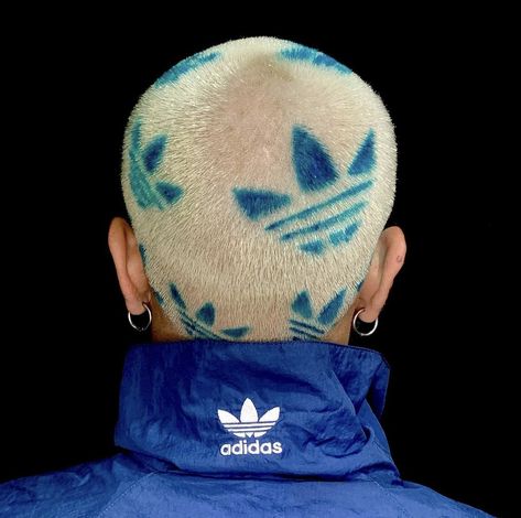 Buzz Cut Art, Hair Graffiti, Bald Hairstyle, Buzzcut Women, Bleached Hair Men, Short Hair Pixie, Hair Colour Design, Dyed Hair Men, Hairstyles Inspiration