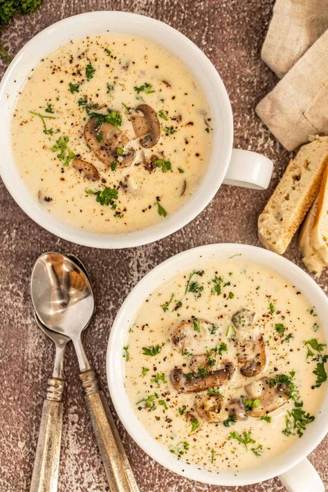 This homemade Creamy Mushroom Soup Recipe is packed with so much flavor and true comfort food! Cream Based Soup Recipes, Recipe With Beef Broth, Thick Soup Recipes, Cream Mushroom Soup, Thick Soups, Sauteed Mushrooms And Onions, Recipe With Beef, Beef Burgundy, Mushrooms Recipes