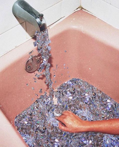 Arte Glitter, Vintage Foto's, Glitter Photography, Boujee Aesthetic, William Eggleston, Photo Wall Collage, Retro Aesthetic, Aesthetic Vintage, Vintage Aesthetic