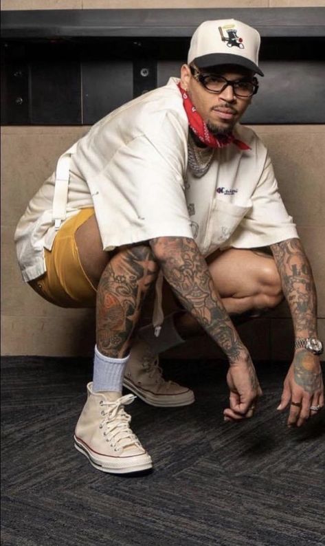 Chris Brown Fits, Chris Brown Fashion, Chris Brown Funny, Chris Brown Photos, Chris Brown Photoshoot, King Chris, Chris Brown And Rihanna, Chris Brown Outfits, Chris Brown Style