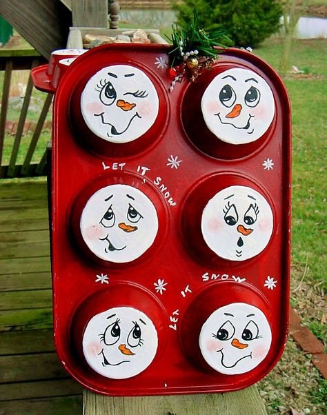 Crafts With Muffin Tins, Muffin Pan Crafts Ideas, Muffin Tins Repurposed, Tin Can Lids Crafts Christmas Ornament, Snowman Made From Pot Lids, Cupcake Tin Christmas Craft, Upcycle Cookie Tins, Muffin Tin Crafts, Goose Craft