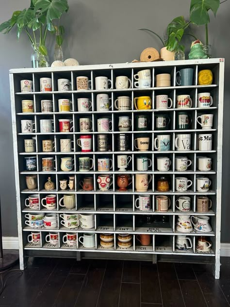 Coffee Mug Display Cabinet, Mug Display Ideas, Mug Collection Display, Mug Cabinet, Best Thrift Store Finds, Mug Wall, Diy Sharpie Mug, Coffee Mug Display, Satisfying Pictures