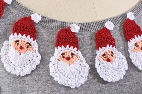 Free Santa Crochet Motif Pattern Easy Christmas Crochet, Crochet Ripple Afghan Pattern, Ripple Afghan Pattern, Crochet Ripple Afghan, Crochet Christmas Stocking Pattern, Santa Faces, Crochet Christmas Hats, Christmas Stitching, Ornament Crochet