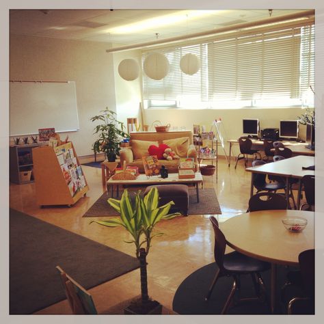 My classroom. Based on a Reggio Inspired theory, I try to create a space that is welcoming and warm. The colors are neutral and very calming. Tables are arranged to encourage dialogue. Materials are accessible and available. There is a place to construct using multiple modalities and a dramatic play area to inspire ideas. Classroom Palette, Educating Rita, Peaceful Classroom, Calming Classroom, Natural Classroom, Neutral Classroom, Reggio Emilia Classroom, Calm Classroom, Reggio Inspired Classrooms