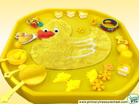 Yellow Tuff Tray Ideas, Yellow Eyfs Activities, Colour Tuff Tray Ideas, Yellow Activities, Yellow Kitchen Utensils, Colour Activities, Tuff Tray Ideas, Multisensory Activities, Tuff Spot