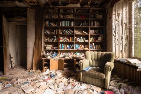 Left Behind Books In An Abandoned House Apocalyptic Survivor, Houses In Germany, French Style Bedroom, Abandoned Architecture, Derelict Places, Huge Houses, French Style Homes, Book Room, European Home Decor