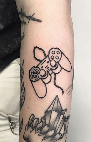 PlayStation Tattoo Ps2 Controller Tattoo, Ps5 Tattoo, Playstation Controller Tattoo, Playstation Tattoo Ideas, Video Game Tattoo Ideas, Game Tattoo Ideas, Siblings Tattoos, Pc Tattoo, Playstation Tattoo