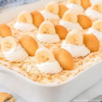 Banana Pudding Lush - melissassouthernstylekitchen.com Banana Lush, Banana Pudding Pound Cake, Banana Pudding Cream Cheese, Recipe For Diabetics, Vegan Banana Pudding, Old Fashioned Banana Pudding, Lush Recipes, Instant Banana Pudding, Pudding Cupcakes