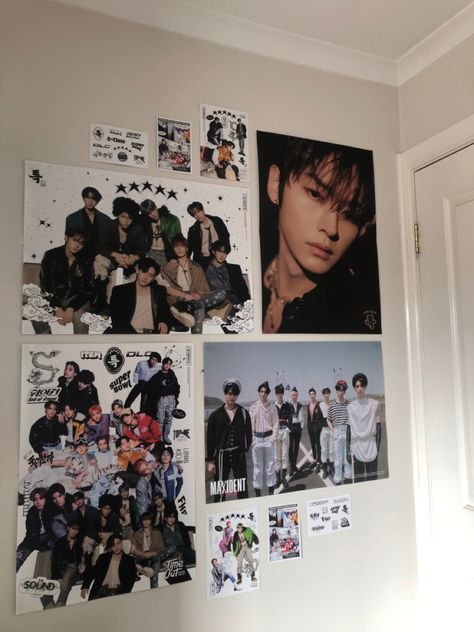 Door Ideas Bedroom Aesthetic, Framed Kpop Posters On Wall, Poster Ideas For Room Aesthetic, Txt Room Decor Ideas, K Pop Posters Aesthetic Room, Kpop Room Poster Ideas, Kpop Poster Layout On Wall, Photo Wall Ideas Bedroom Aesthetic, Room Ideas Aesthetic Posters