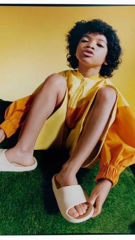 Zara Kids shares high-energy delight in February 2022 ad campaign by Dan Beleiu Retro Kids, Zara Kids, Best Photographers, Set Design, Make Up, Zara, Photographer, Clothes, Design