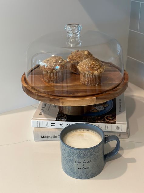 A hot coffee and freshly baked blueberry muffins are the perfecr morning treat. Muffin Display, Kitchen Counter Styling Ideas, Counter Styling, Kitchen Counter Styling, Airbnb Ideas, Muffin Tray, Blueberry Muffins, Blue Berry Muffins, Styling Ideas