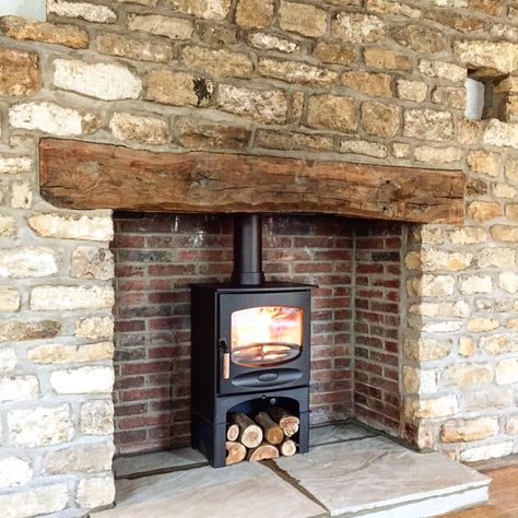 Charnwood c5 Brick Fireplace Log Burner, Fireplace Hearths, Wood Burner Fireplace, Wood Burning Stoves Living Room, Log Burner Fireplace, Log Burner Living Room, Cottage Fireplace, Wood Stove Fireplace, Fireplace Logs