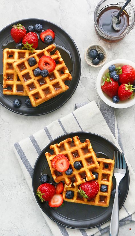 Waffle Decoration Ideas, Waffles Pictures, Pancake Breakfast Ideas, Waffle Photography, Pancake Waffles, Waffle Aesthetic, Pancakes Ideas, Best Belgian Waffle Recipe, Waffles Photography