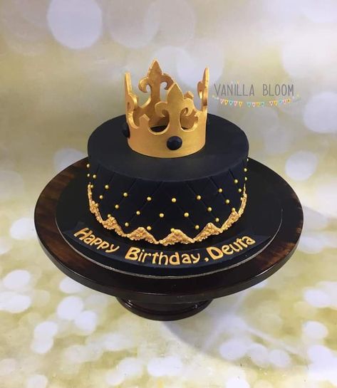 Royal Cake Designs For Men, Cake Design For Husband Birthday, Luxury Cake For Men, Black Fondant Cake, Black And Gold Birthday Cake, Fondant Crown, Birthday Cake For Father, Black And Gold Birthday, Cake Design For Men