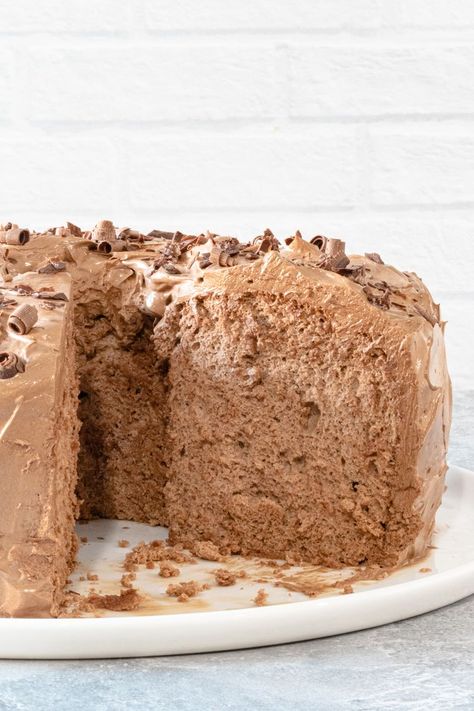 Two Ingredient Angel Food Cake Recipes, Angel Food Cake With Chocolate Frosting, Sour Cream Angel Food Cake, Chocolate Chip Angel Food Cake, Angel Food Cake Christmas, Chocolate Angel Food Cake Recipe, Homemade Angel Food Cake Recipes, Angelfood Cake Recipes, Angel Food Cake Frosting