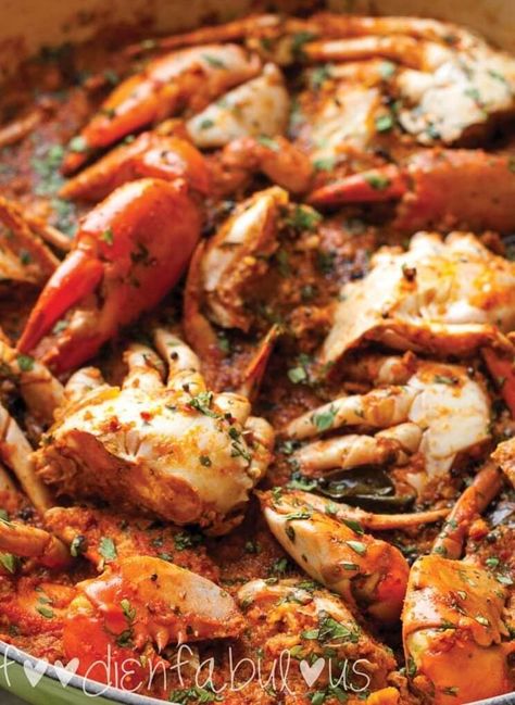 30 Savory Crab Recipes For This Summer - Love crabs for summer dinner but still do not know what to make with them? Stop by and get best crab recipes here. We've picked out 30 savory dishes m... Crab Sukka, Crab Recipes Healthy, Crab Legs Recipe, Roasted Figs, Crab Dishes, Savory Dishes, Crab Recipes, Crab Legs, Seafood Dinner