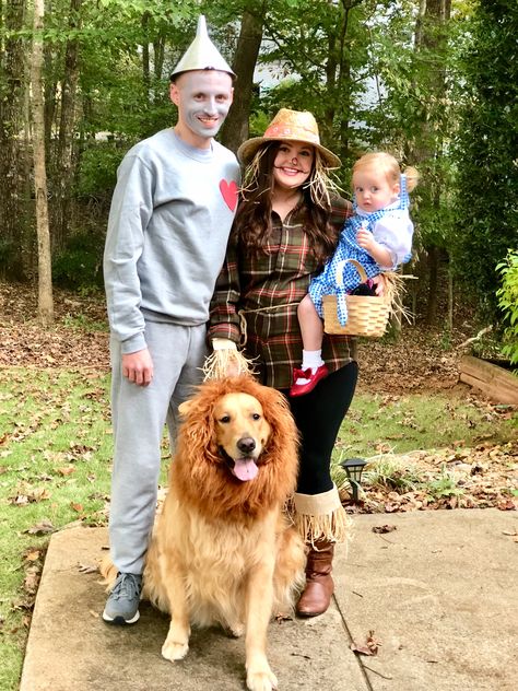 Wizard If Oz Costumes Family, The Wizard Of Oz Family Costumes, Wizard Of Oz Family Costume With Dog, Family Halloween Costume Baby And Dog, Family Costumes With Baby And Dog, Dog Family Costumes, Wizard Of Oz Family Costume Ideas, Wizard Of Oz Costume Ideas Family, Family Costume With Dog