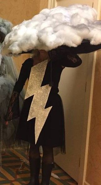 Cloud With Lights, Thunder Costume, Cloud Costume, Lightning Effect, Diy Halloween Costumes For Women, Diy Kostüm, Mardi Gras Costumes, Homemade Costumes, Halloween 2016