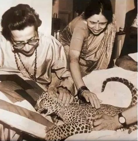 Balasaheb Thackeray, Bal Thackeray, Quotes Historical, Kali Mantra, Sanatan Dharam, Hard Images, Faces Photography, Royal Indian, Hindu Dharma