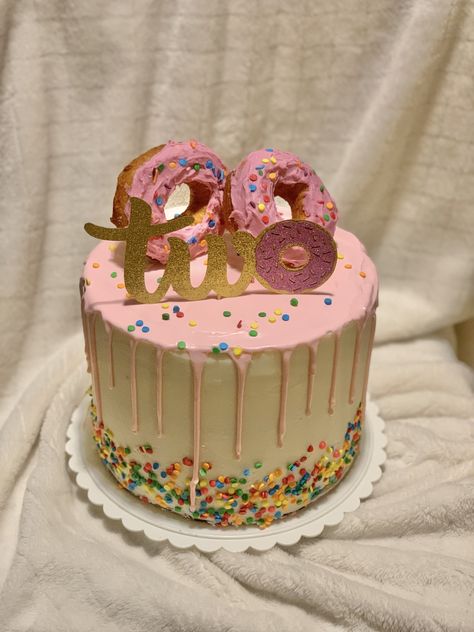 Donut and sprinkles for two year old girl birthday cake!! Two Year Birthday Cake, Two Year Old Girl Birthday, Two Year Birthday, Simple Birthday Cake Designs, Birthday Cake Designs, Girl Birthday Cake, Birthday Sheet Cakes, Hair Twist, Sheet Cakes