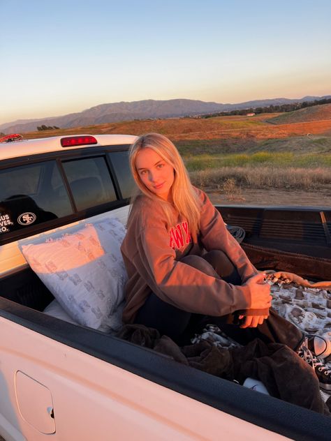 sunrise / tacoma / truck camping / photo inspo Tacoma Bed Camping, Truck Camping Aesthetic, Aesthetic Truck Pictures, Tacoma Truck Aesthetic, Truck Bed Pictures, Tacoma Aesthetic, Poses With Truck, Camping With Friends Aesthetic, Truck Aesthetic