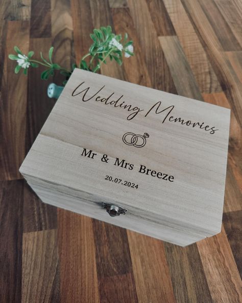 Wedding Memory Box Ideas, Personalised Wooden Box, Wedding Memory Box, Gift Box Wedding, Wedding Memory, Wedding Box, Wooden Gift Boxes, Wooden Wedding, Wedding Memorial