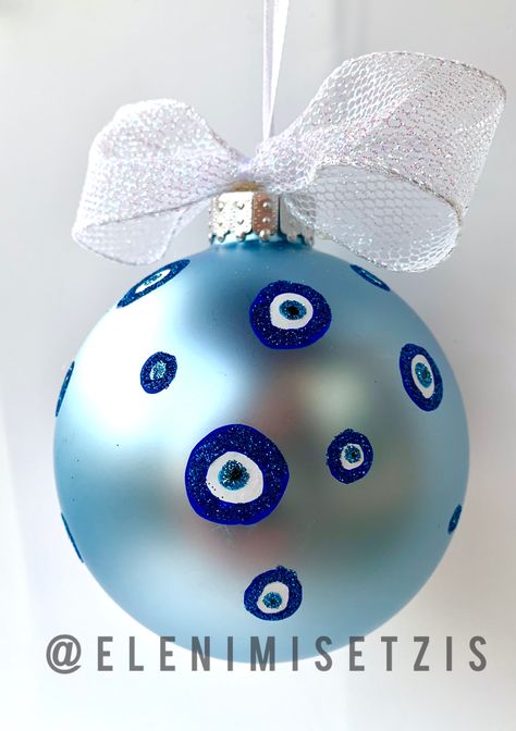 Evil Eye Christmas Ornament, Evil Eye Ornament, Diy Hanukkah Decorations, Witchy Christmas Ornaments, Hannukah Decorations, Eye Ornament, Diy Hanukkah, Greek Christmas, Hanukkah Crafts