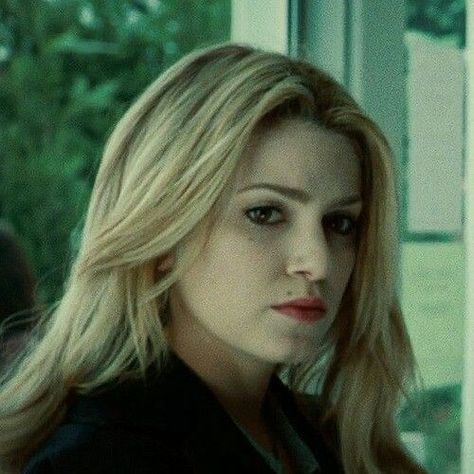 Rosalie Twilight, Rosalie Cullen, Rosalie Hale, Bella Cullen, Twilight Photos, Human Icon, The Cullen, Twilight Film, Twilight Pictures