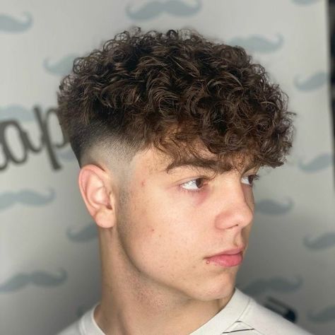 Low Fade Curly Hair, Perm Hair Men, Boys Haircuts Curly Hair, Fade Haircut Curly Hair, Taper Fade Curly Hair, Mens Hairstyles Curly, Men's Curly Hairstyles, High Fade Haircut, Curly Hair Fade