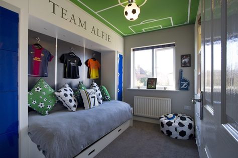 Soccer Room Ideas, Football Theme Bedroom, Boys Soccer Bedroom, Boys Football Bedroom, Football Bedroom Decor, Soccer Themed Bedroom, Modern Kids Room Design, Soccer Bedroom, Football Bedroom