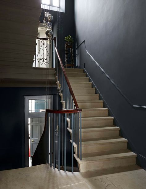 Dark Rooms Ideas, Black Painted Stairs, Entrance Hall Stairs, Black Staircase, Wood Stair Treads, Royal Crescent, Black Stairs, Blue Bedrooms, Georgian Townhouse