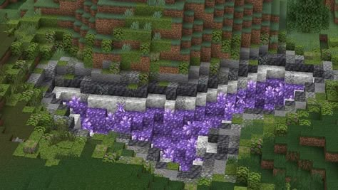 Amethyst Geode Minecraft, Amethyst Ideas Minecraft, Minecraft Amethyst Enchantment Room, Minecraft Amethyst Farm, Amethyst Build Minecraft, Minecraft Rock Design, Minecraft Amethyst Cave, Minecraft Ground Design, Minecraft Geode Build